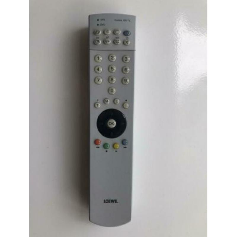 2 afstandsbedieningen voor Loewe control 150 tv
