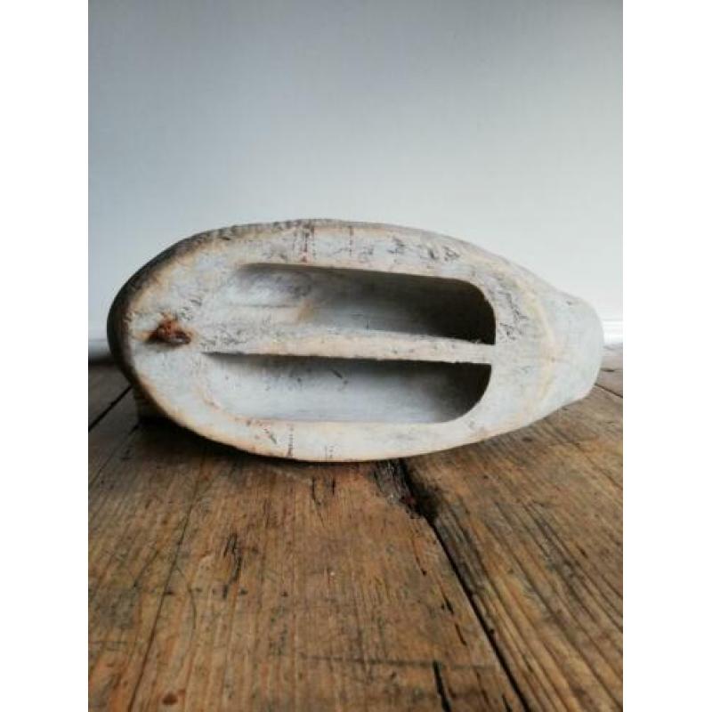 Oude houten lokeend, drijver, decoy ( decoy – lokaas)