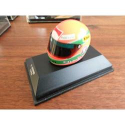 Modelauto 3x formule 1 1:43 plus helm.
