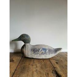 Oude houten lokeend, drijver, decoy ( decoy – lokaas)