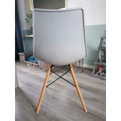 4 eetkamerstoelen lichtgrijs