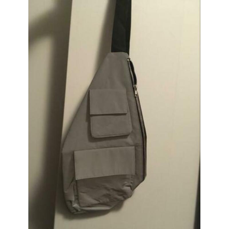 Weekday shoulder bag schoudertas reflecterend