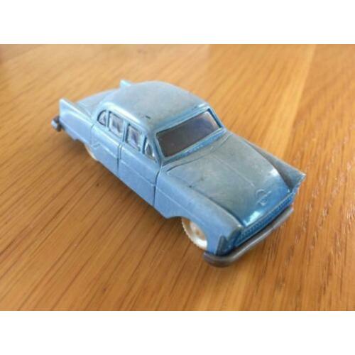 RUILEN: zeer oude vintage Opel Kapitän uit de jaren 50 SIKU