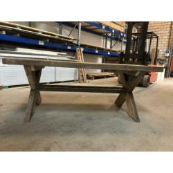 Robuust sloop houten balken eettafel