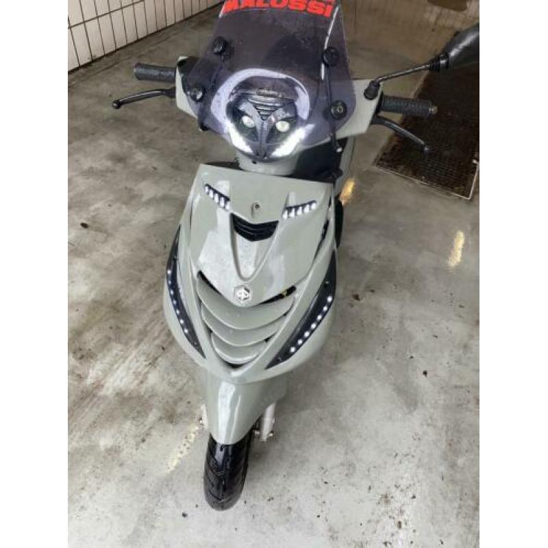 Piaggio zip 2017 met begrenzer! (Kapschade)