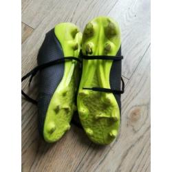Voetbalschoenen maat 35