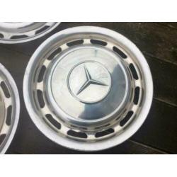 Wieldoppen 14 inch voor Mercedes w114 w115 w123