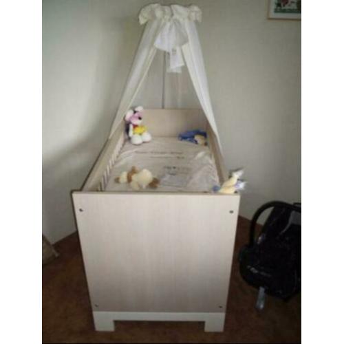 Gebruikte wit eiken (fineer) babykamer te koop