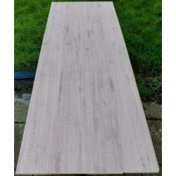 34m2 Berry wit eiken laminaat 4V-groef +ondervlr.Opgestapeld