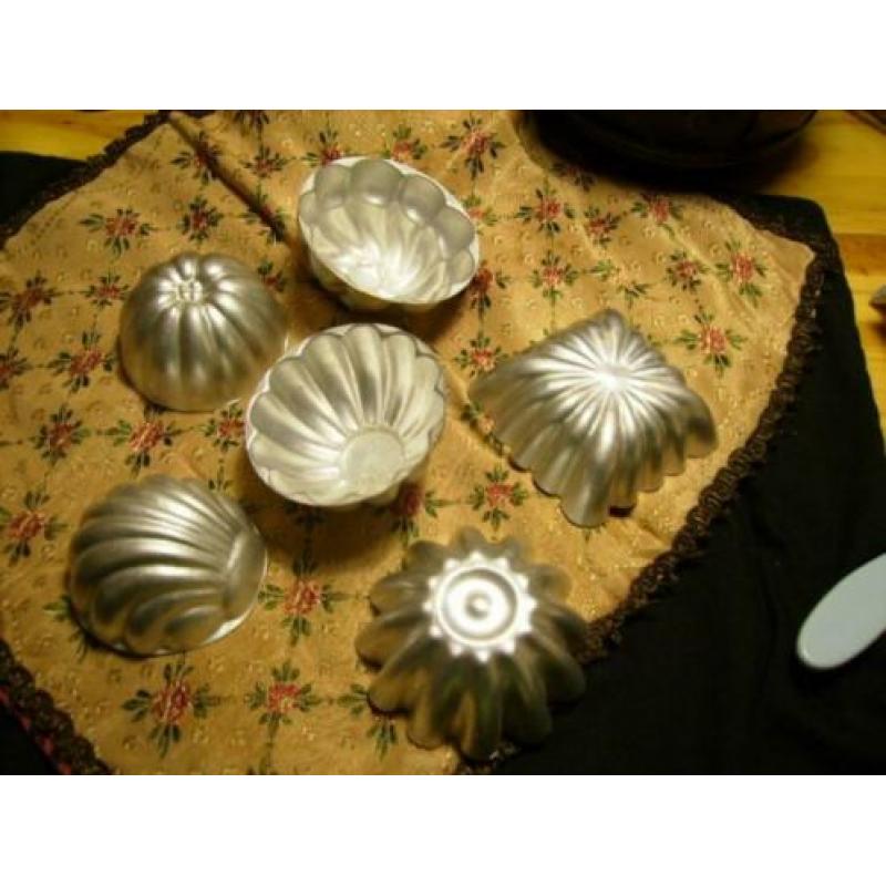 Bakvormpjes, aluminium , jaren 60
