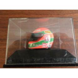 Modelauto 3x formule 1 1:43 plus helm.
