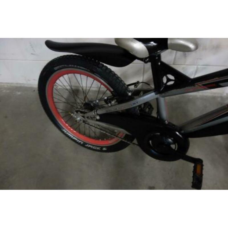 Fiets 617: ALPINA TRAIL: jongensfiets 20 inch