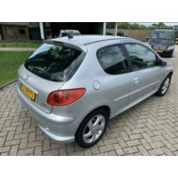 Peugeot 206 1.6 16V Quiksilver Met Airco ""Apk 13-06-2020""
