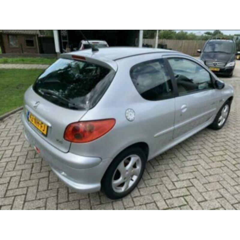 Peugeot 206 1.6 16V Quiksilver Met Airco ""Apk 13-06-2020""
