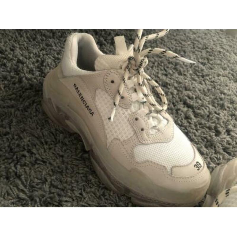 Balenciaga triple s maat 39