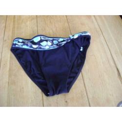 Nieuw zwart Sunflair bikinibroekje, maat 38