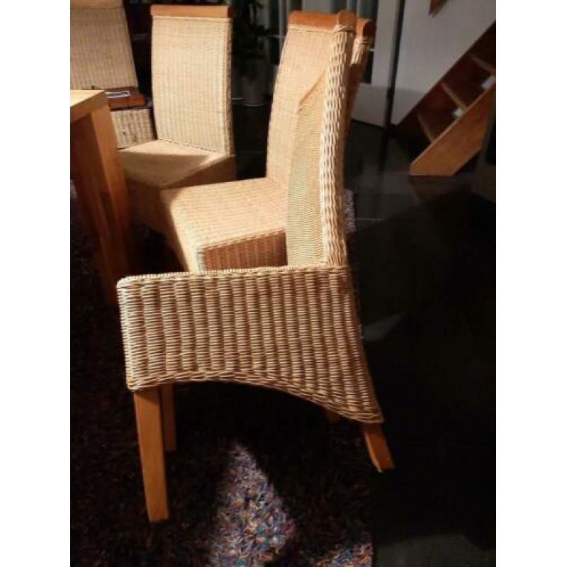 Nog heel nette rieten / rotan eetkamer stoelen
