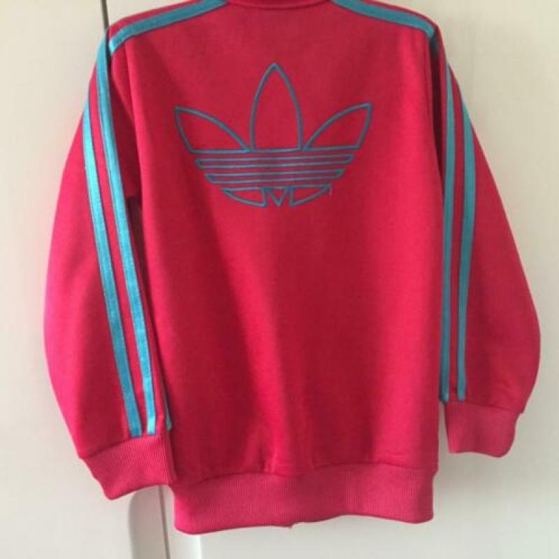 Leuke nettje originele Adidas trainingspak maat 110-116 €15