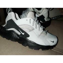 Nike Huarache run mt 35,5