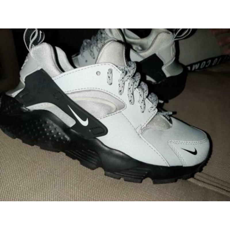 Nike Huarache run mt 35,5