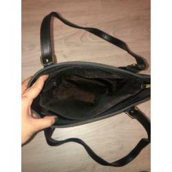 Tas
