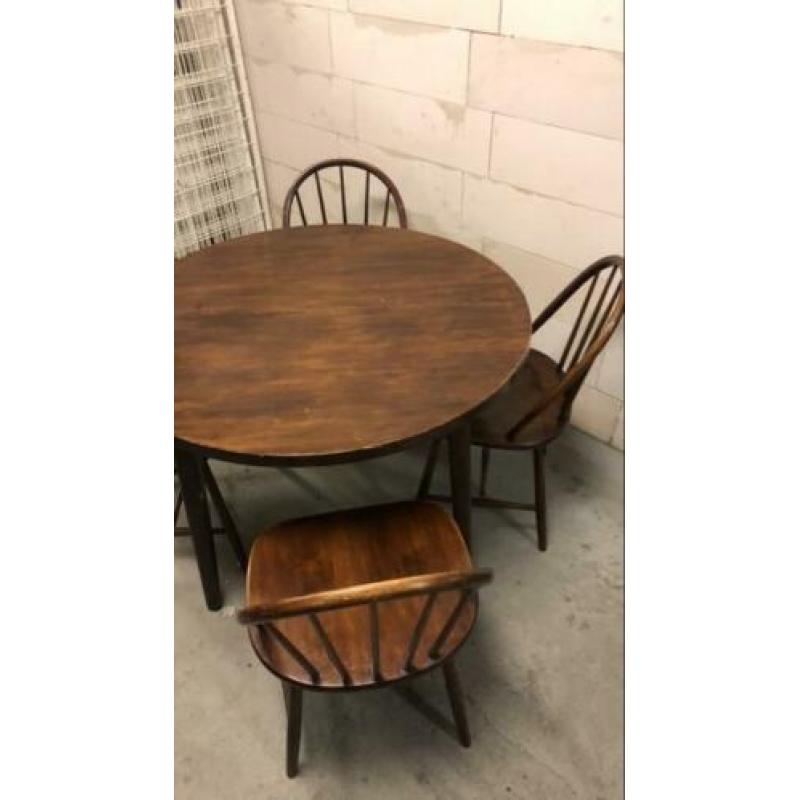Edsby Verken sweden scandinavisch design stoelen en tafel
