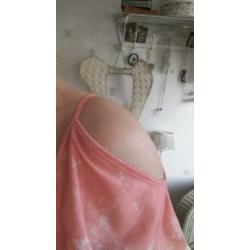 Cold shoulder shirt peach/koraal met ballonmouwen maat 46