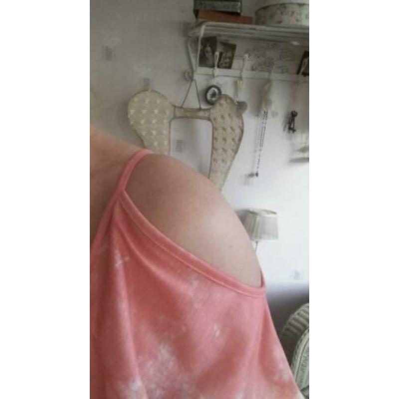 Cold shoulder shirt peach/koraal met ballonmouwen maat 46
