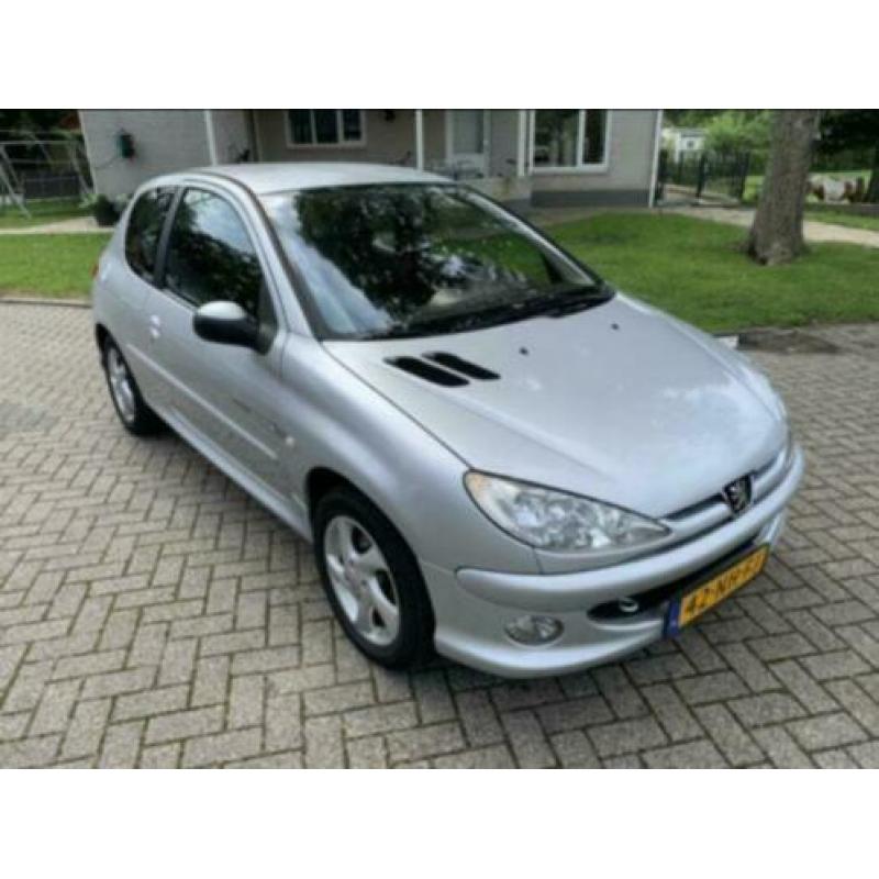 Peugeot 206 1.6 16V Quiksilver Met Airco ""Apk 13-06-2020""