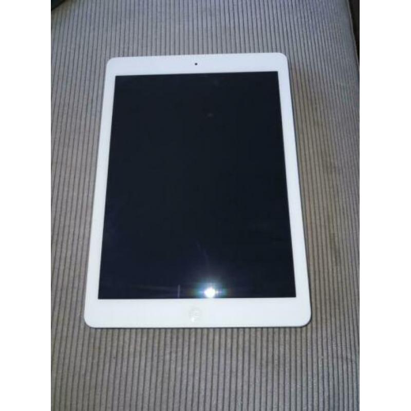 Ipad air 1 (juli 2015) met hoes 16gb