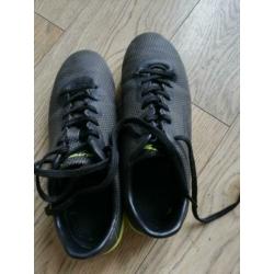 Voetbalschoenen maat 35