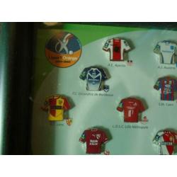 20 nieuwe pins in schilderij van Voetbalshirts Lique 1 2004/
