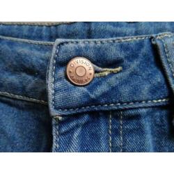SUPERSALE !! H & M DIVIDED maat 36, korte jeans broek.