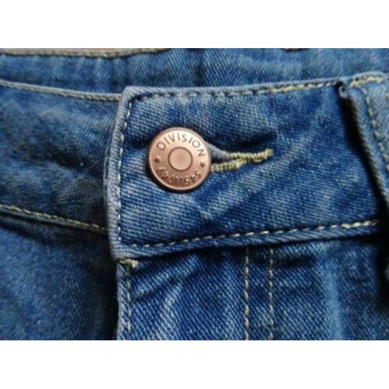 SUPERSALE !! H & M DIVIDED maat 36, korte jeans broek.