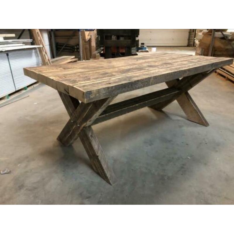 Robuust sloop houten balken eettafel