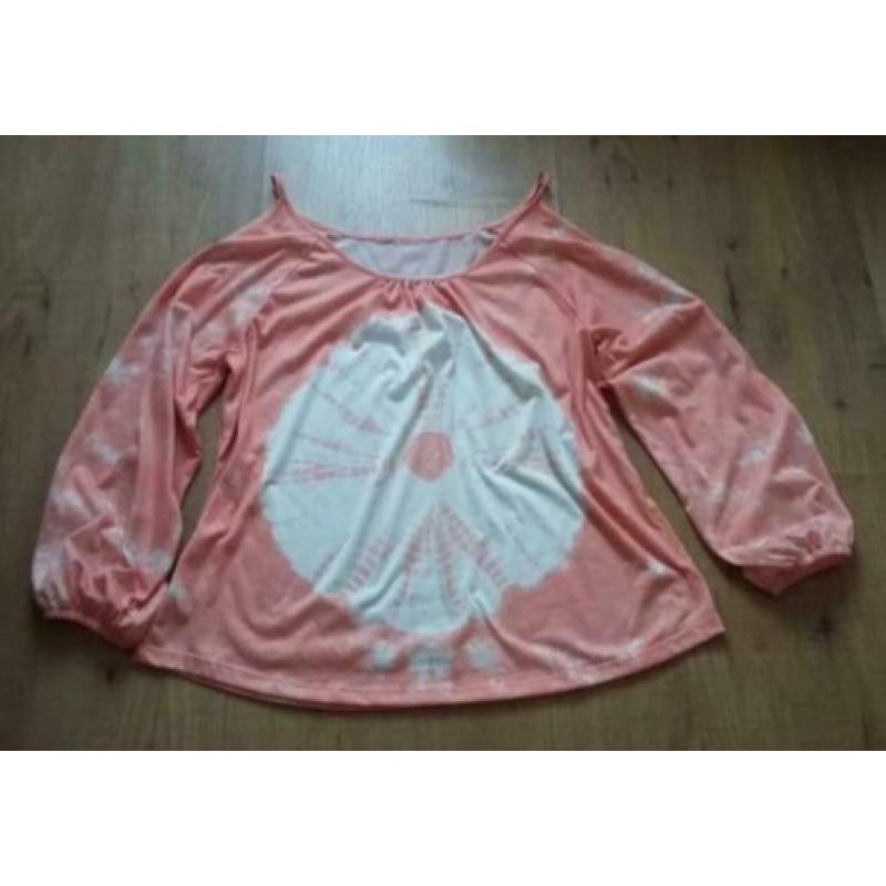 Cold shoulder shirt peach/koraal met ballonmouwen maat 46