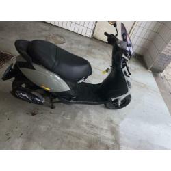 Piaggio zip 2017 met begrenzer! (Kapschade)