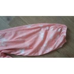 Cold shoulder shirt peach/koraal met ballonmouwen maat 46
