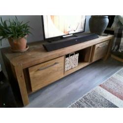 Meubelset tv meubel, salontafel, eettafel.