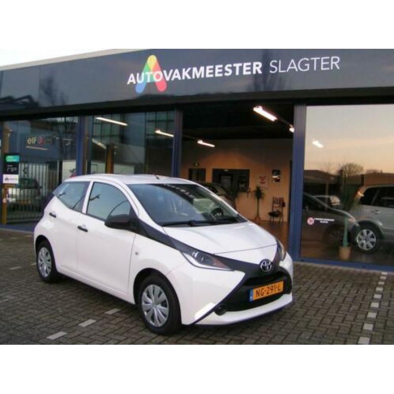 Toyota Aygo 1.0 VVT-i x-now