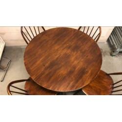 Edsby Verken sweden scandinavisch design stoelen en tafel