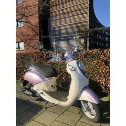 Zeer Nette & Mooie Sym Mio Snorscooter Blauw Kenteken