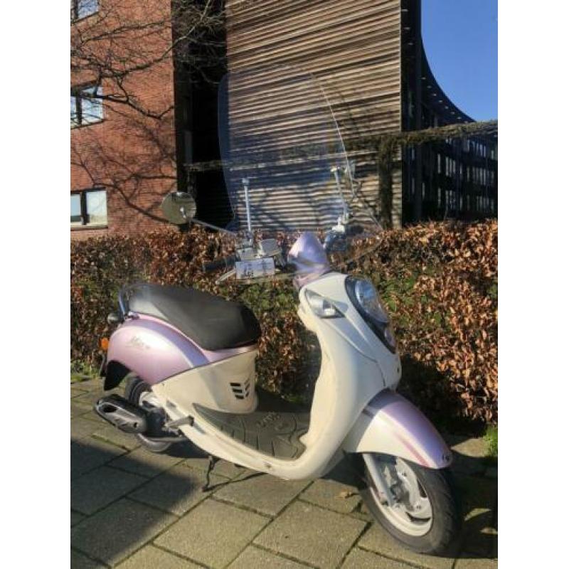 Zeer Nette & Mooie Sym Mio Snorscooter Blauw Kenteken
