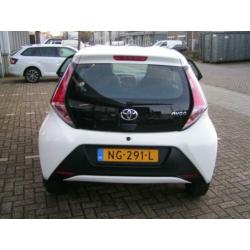Toyota Aygo 1.0 VVT-i x-now