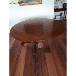 Tafel antiek.