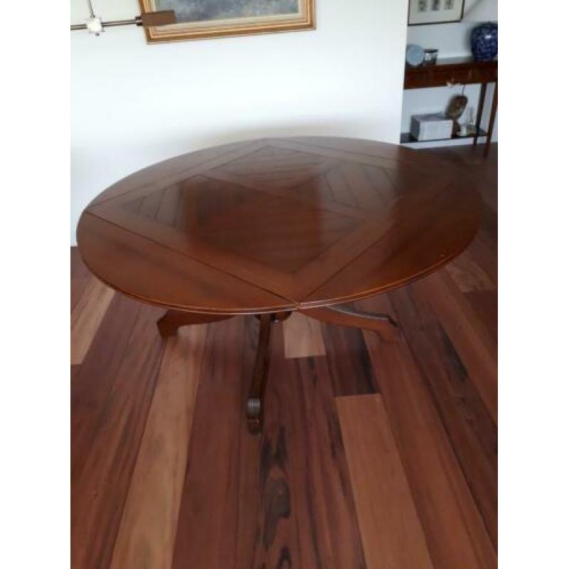 Tafel antiek.