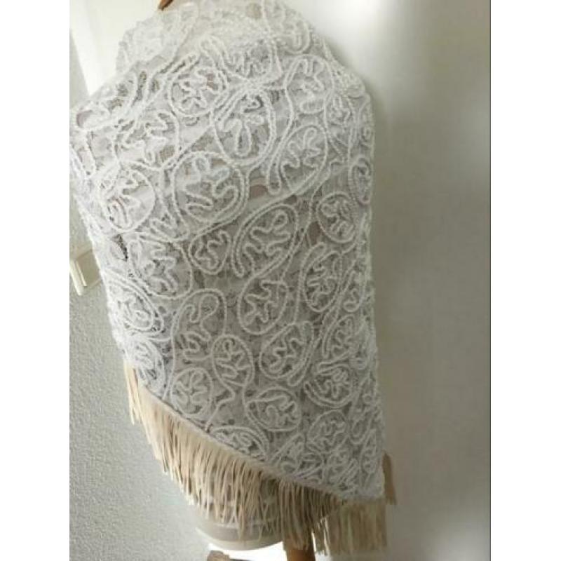 Purdey kanten off white omslagdoek.