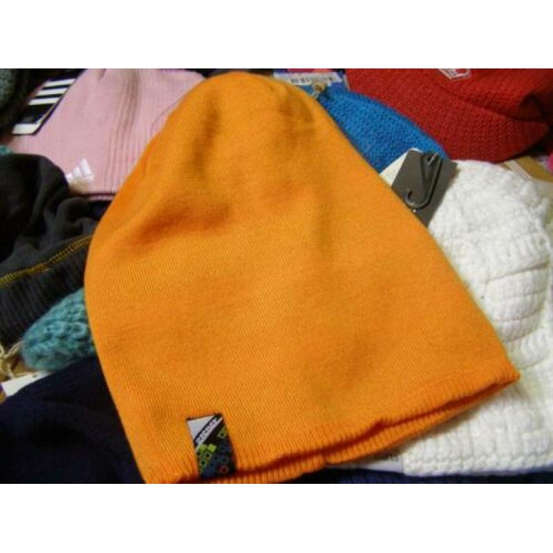 Partij Alleen Merk mutsen beanies 50x Origineel en NIEUW!