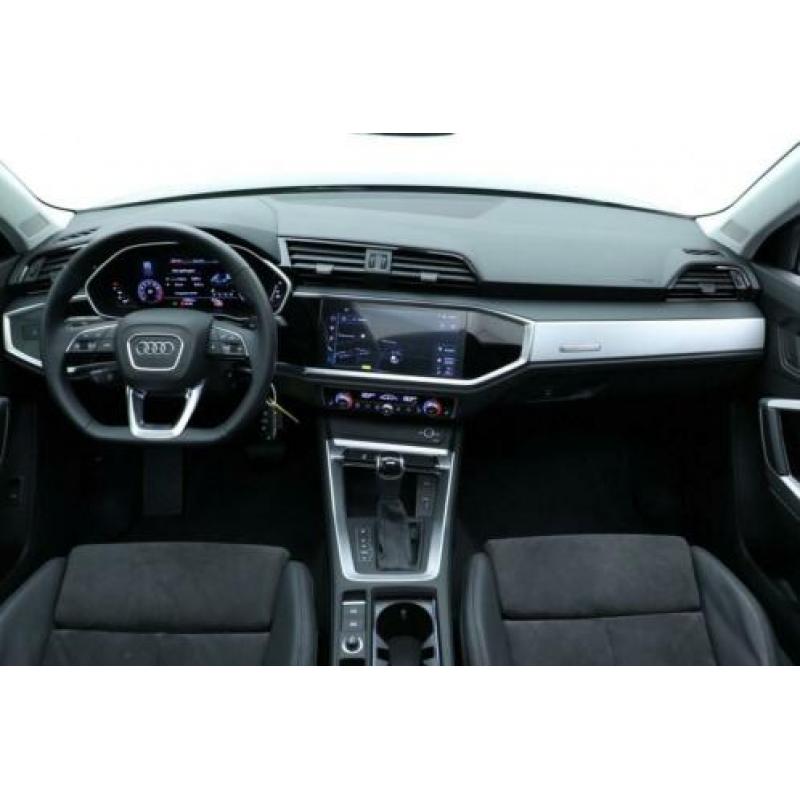Audi Q3 35 TFSI 150PK S-Tronic S Line Panoramadak, Achteruit