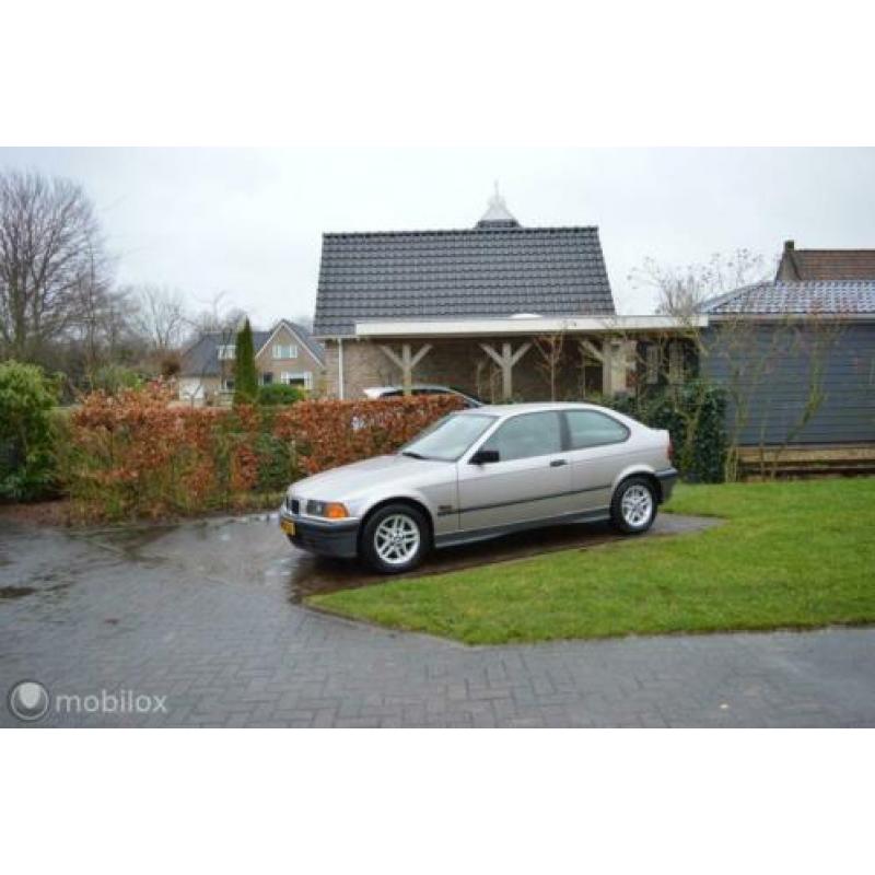 Unieke BMW 3-serie Compact 316i Executive youngtimer!